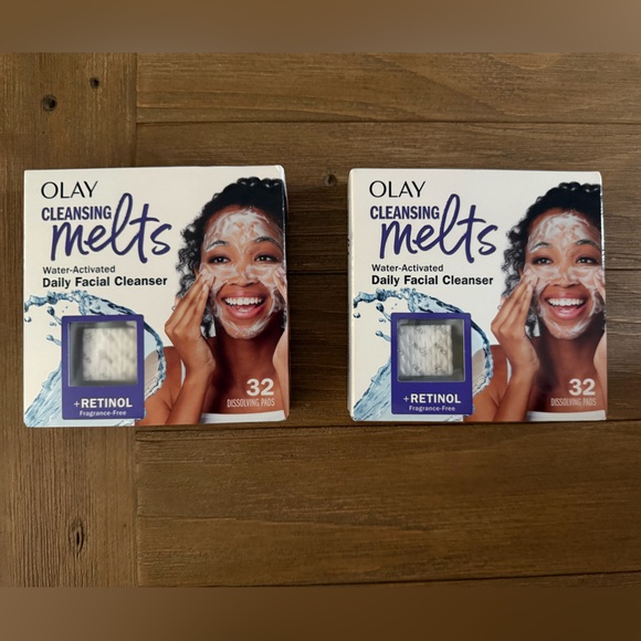 OLAY Other - Olay Cleansing Melts + Retinol Water-Activated Daily Facial Cleanser 32ct Pads